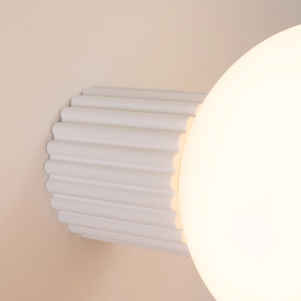 Lampada da parete HALO bianca IP44