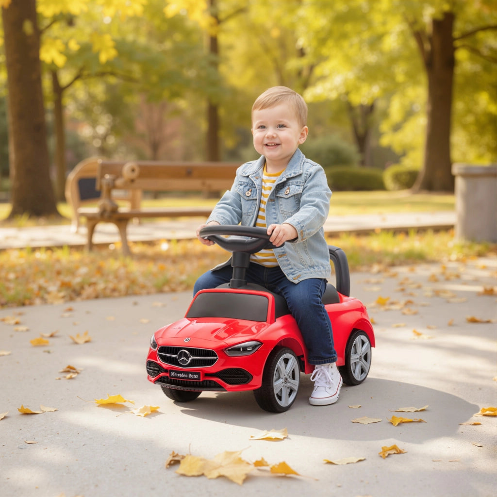 Cavalcabile Mercedes-Benz Classe C ¨C Xylo ¨C Bambini 18-36 Mesi con Clacson e Vano Contenitore Rosso