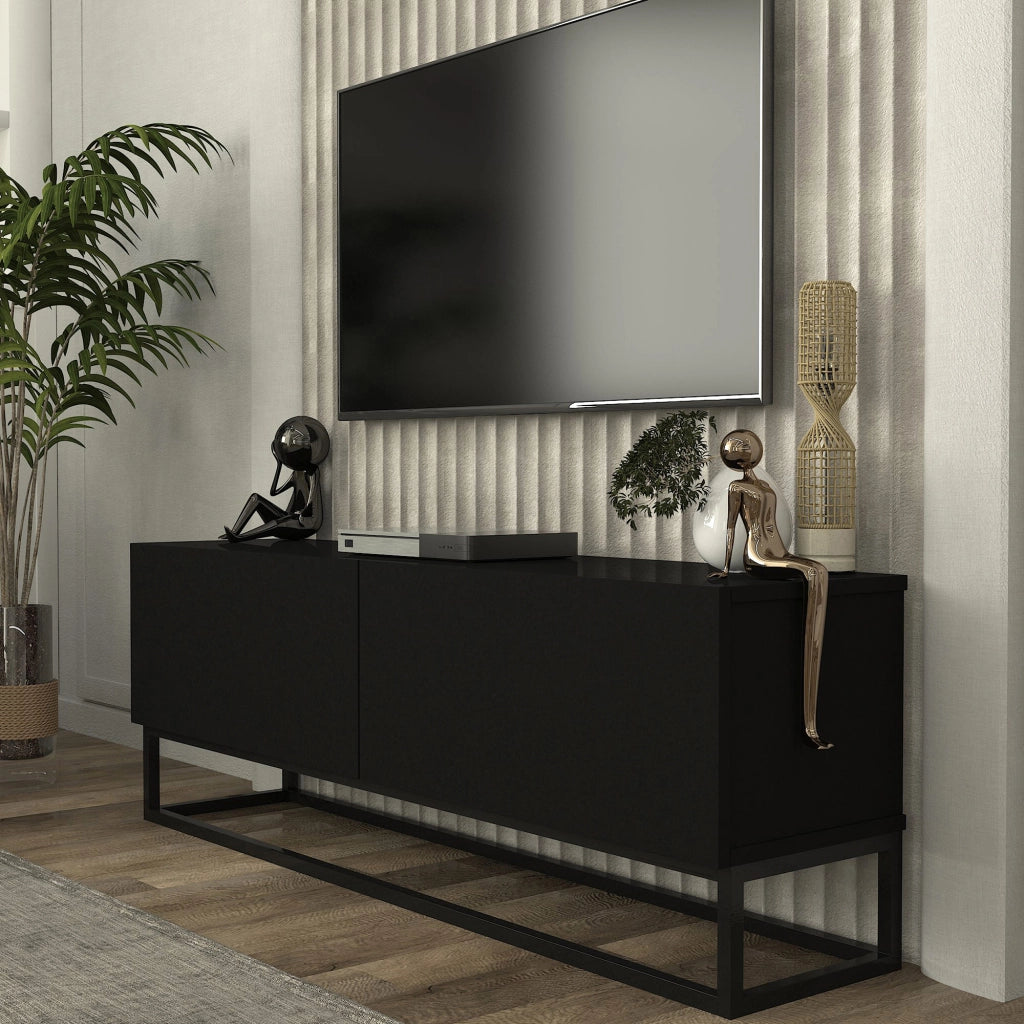 Mobile Porta TV Nolven a 2 Ante Ribalta e Telaio Lungo in Metallo 135x32x47 cm - Nero [en.casa]
