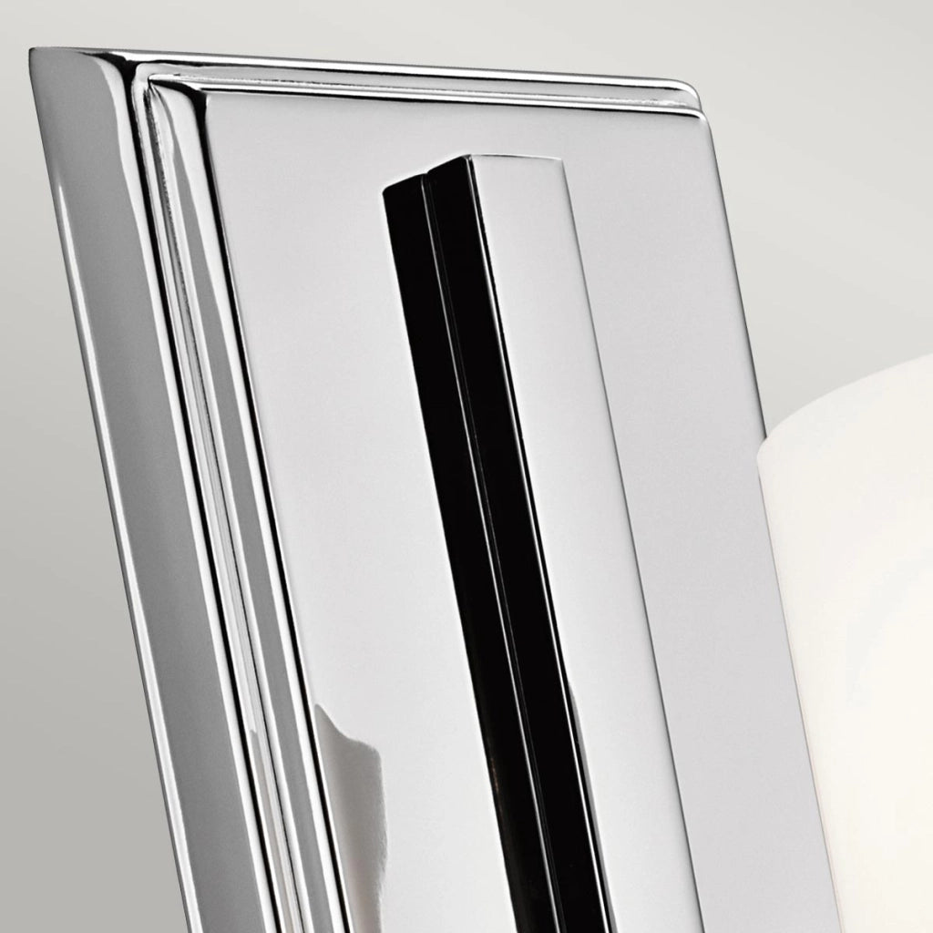 Applique bagno Hendrik cromata con vetro opale IP44
