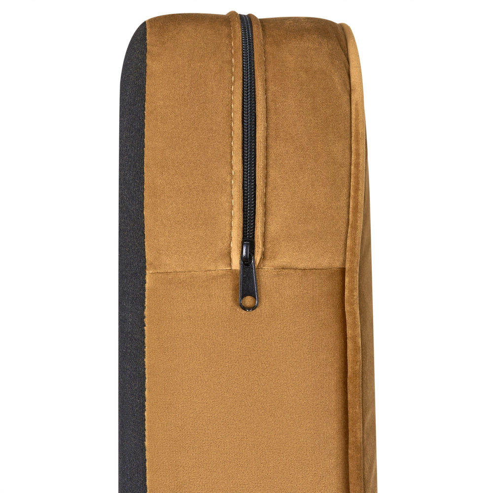 Poltrona Chesterfield Rivestimento in Tessuto Velluto oro Gambe in Legno Scuro Contemporanea