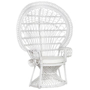 Poltrona rattan bianco con cuscino elegante alla moda interni esterni boho coloniale e vintage