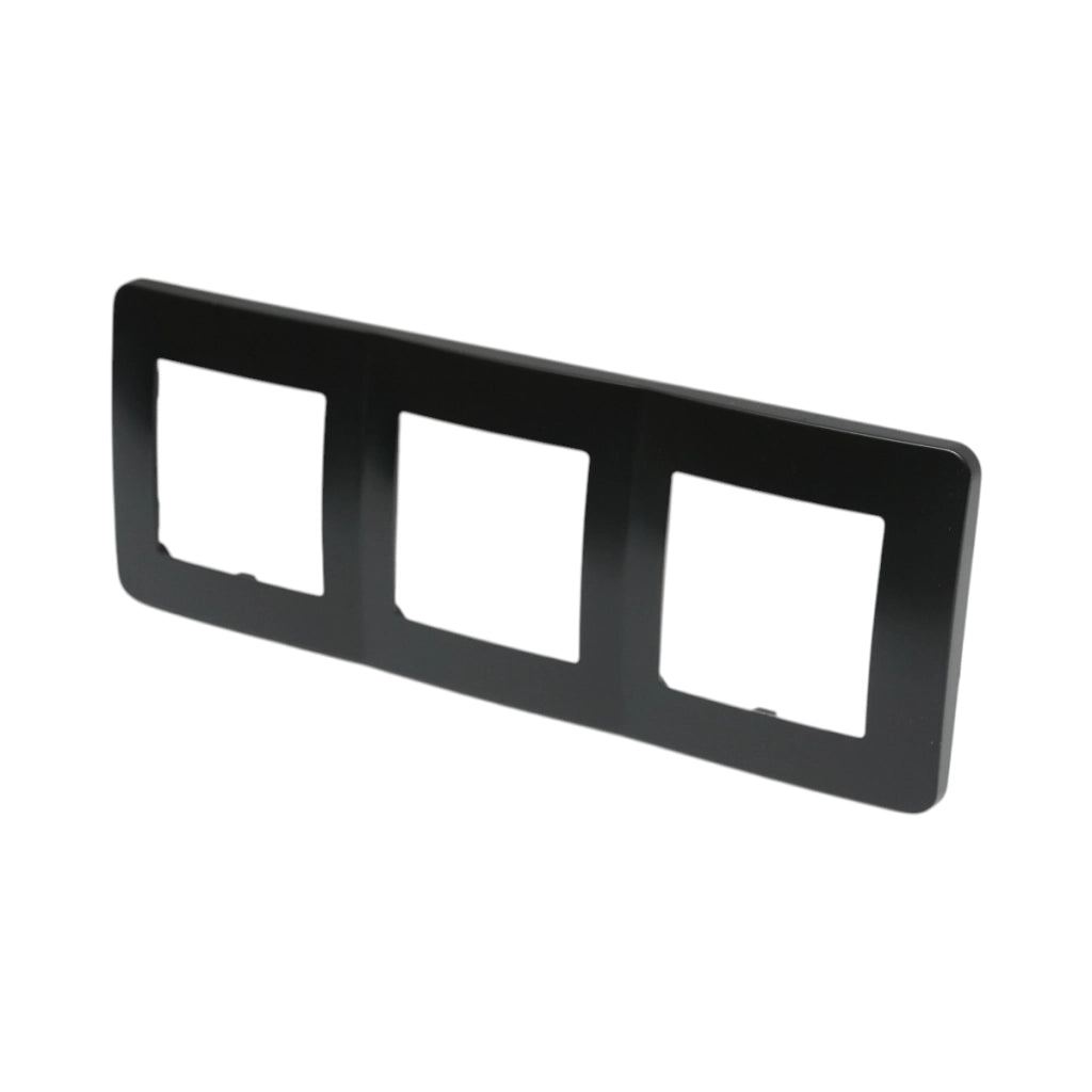Cornice tripla nera in PC per presa e interruttore 225x83 mm