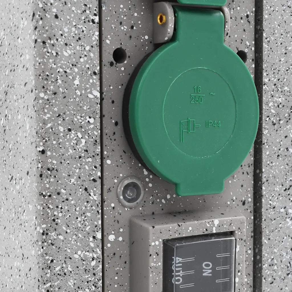 Presa Elettrica da Giardino con Sensore Luce Verticale Plastica CFW9428410
