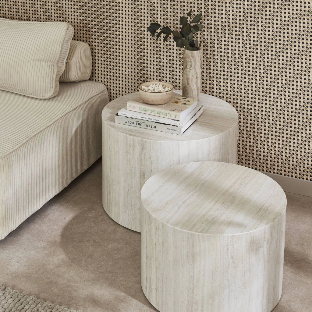 Set di 2 tavolini rotondi con effetto marmo, bianco
