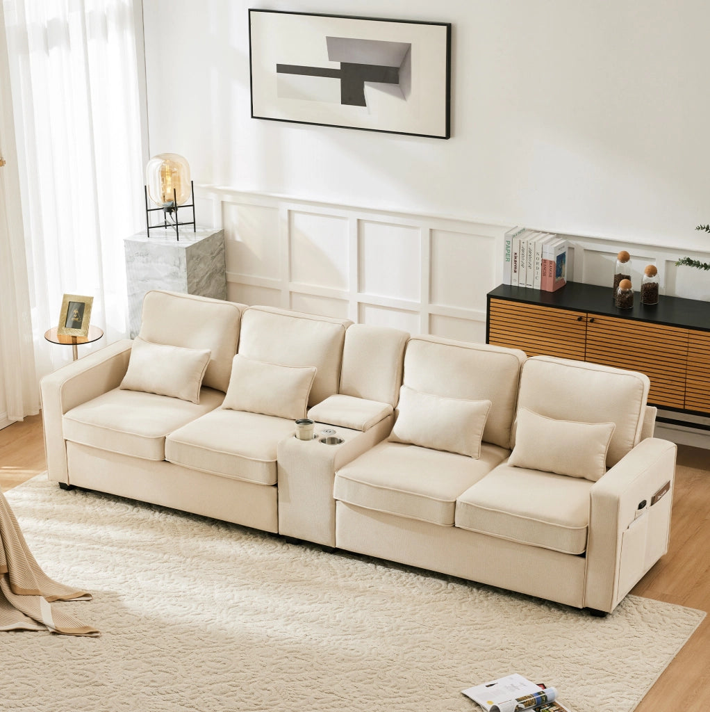 Sofa 4 posti in tessuto effetto lino beige con console; portabicchieri; USB e cuscini