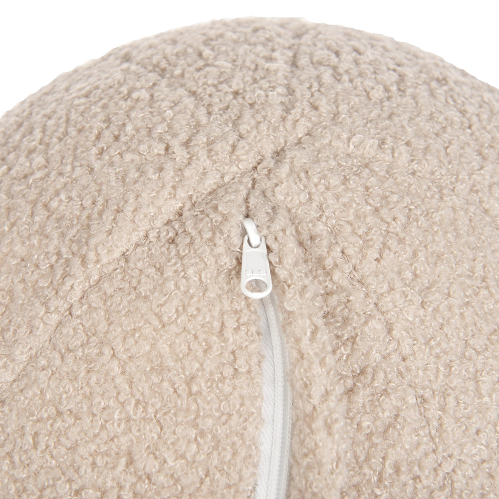 Divano a 3 posti in tessuto bouclè beige con cuscini aggiuntivi stile elegante