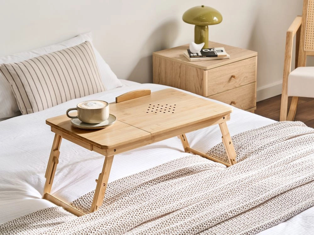 Scrivania pieghevole per laptop Telaio in bambù marrone chiaro Vassoio da letto portatile per la colazione con cassetto Stile scandinavo