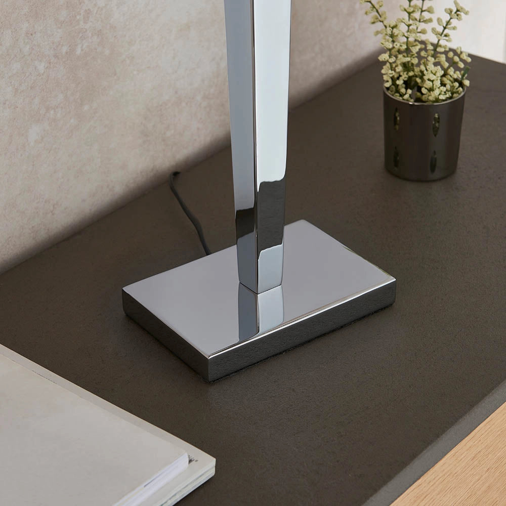 Lampada da tavolo minimal cromata paralume grigio E27