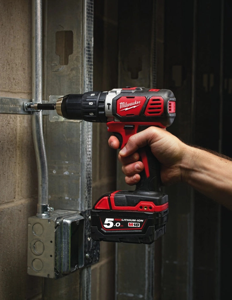 Trapano con percussione Milwaukee M18BPD-0 (Solo corpo)