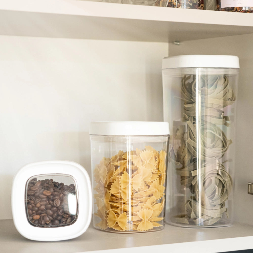 Contenitore per alimenti KADAX per spezie e prodotti sfusi con coperchio, 0,6 l, in plastica.
