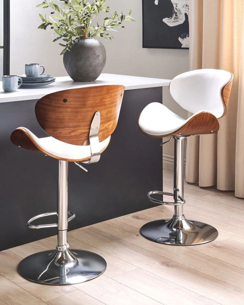 Set di 2 sedie da bar in ecopelle bianco con schienale regolabile con seduta con sollevamento a gas regolabile in altezza moderno
