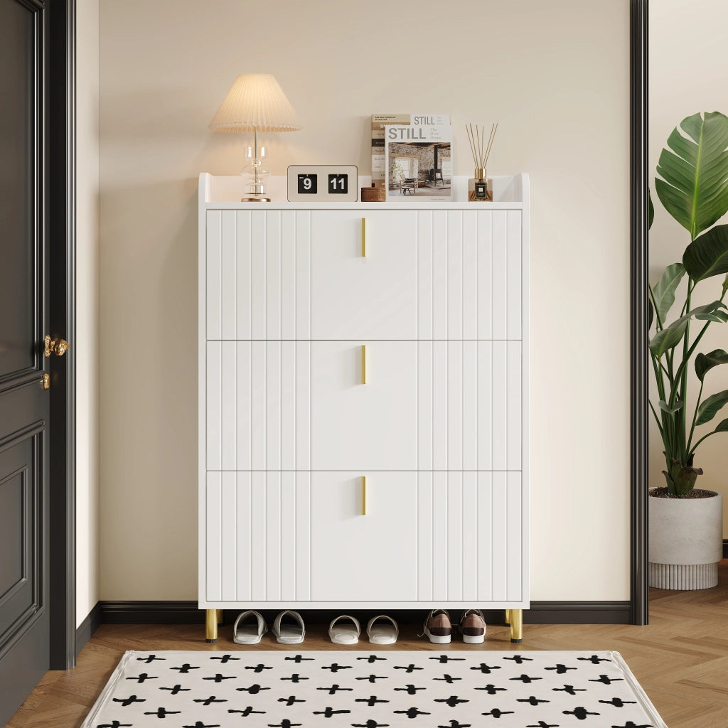 Scarpiera con 3 ribalte e ripiani regolabili in MDF bianco opaco con piedini e maniglie oro 80 × 23 × 123.5 cm
