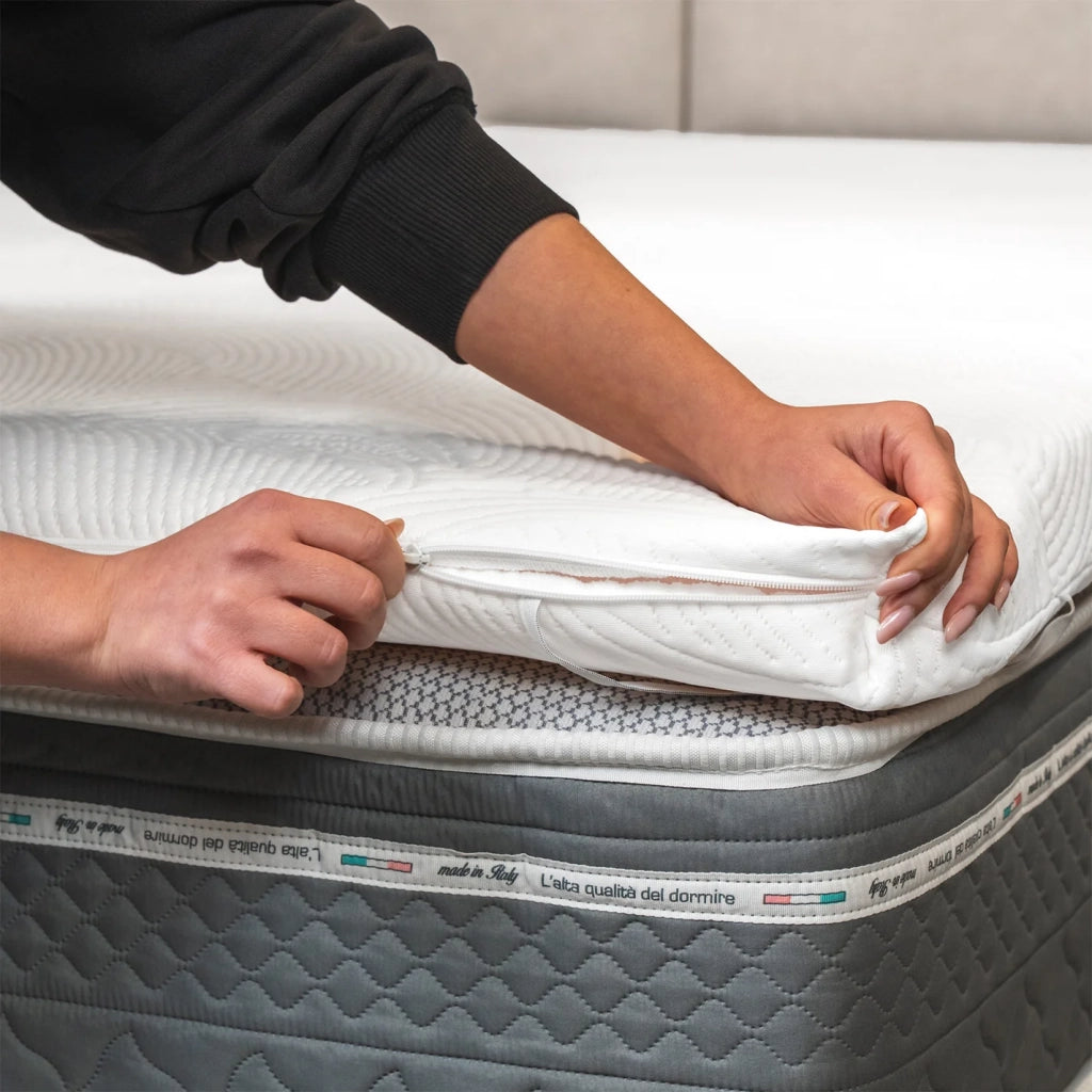 Topper Memory Foam, 140x185 cm alto 5 cm, a portanza differenziata, sfoderabile | One H5