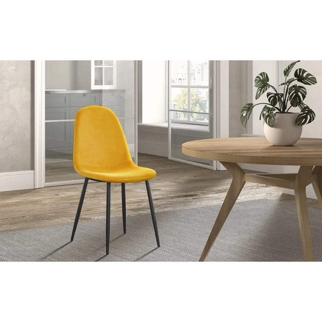 Sedia BOÏ – Velluto giallo – Gambe in metallo nero – Stile moderno