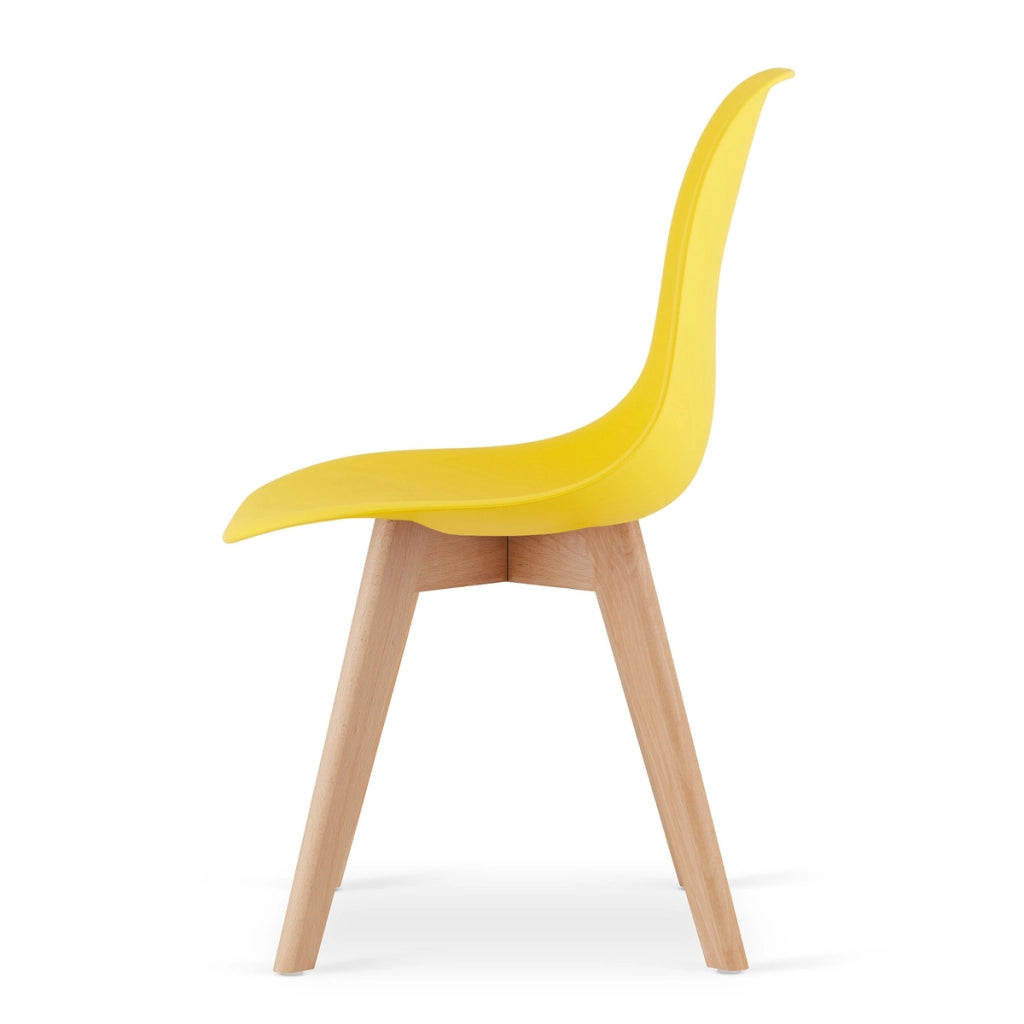 Sedia di design Kito gialla con gambe in faggio