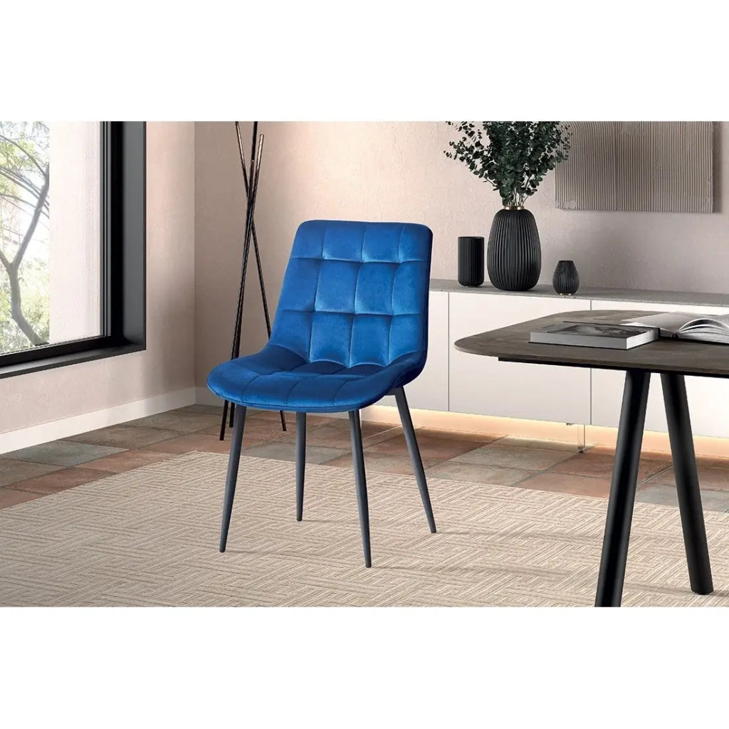 Sedia design KALI – Velluto blu e gambe metalliche