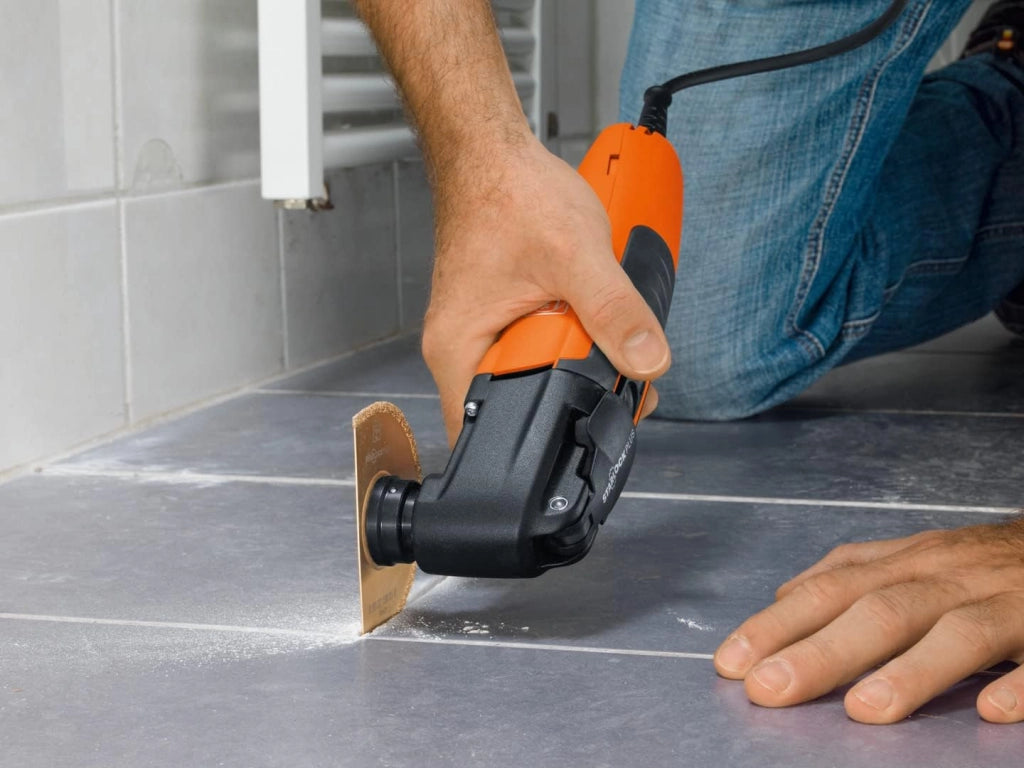 Multimaster MM 300 Plus Start, Utensile multifunzione con set accessori per taglio legno, metalli, cartongesso e plastica, Attacco portautensile StarlockPlus, Sistema serraggio rapido