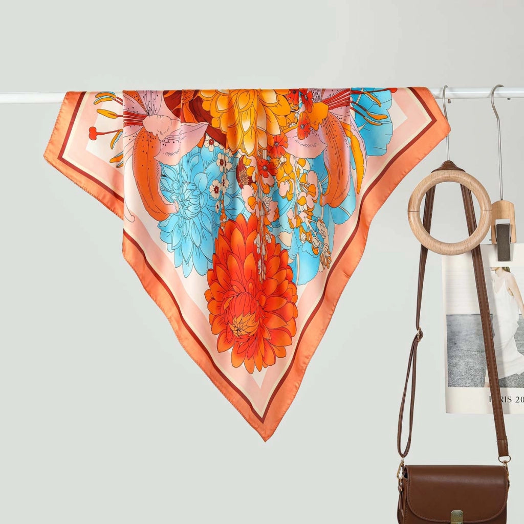 Nuova sciarpa quadrata da donna in seta da 70 cm: alla moda e versatile.