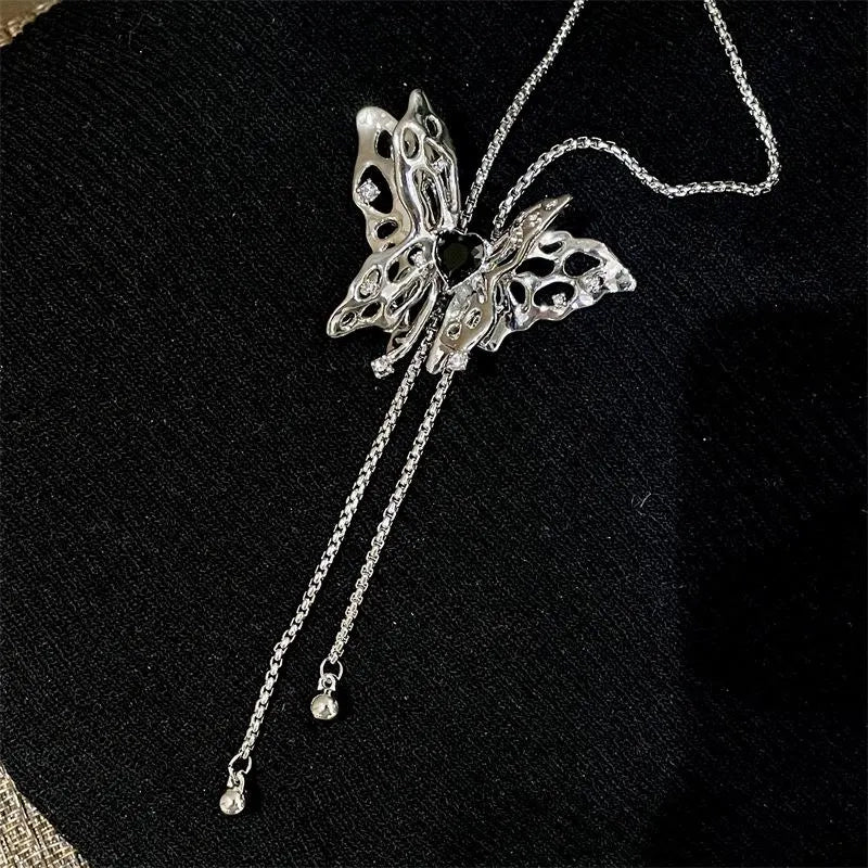 Collana lunga a farfalla con diamanti neri, realizzata a mano, regalo di Natale o compleanno.
