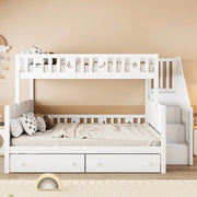 Letto a castello per bambini; 90x200cm e 140x200cm; legno massiccio; con scale di sicurezza; bianco