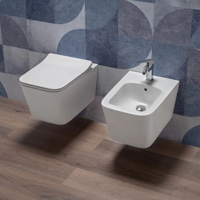 Sanitari Squadrati Sospesi Rimless a Risparmio Idrico con sedile
