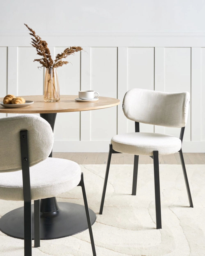 Set di 2 sedie da pranzo in tessuto Seduta imbottita Gambe in ferro beige chiaro stile elegante