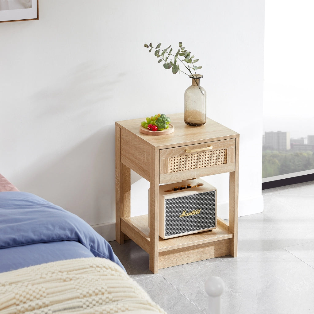 Comodino in rattan con cassetto in MDF naturale