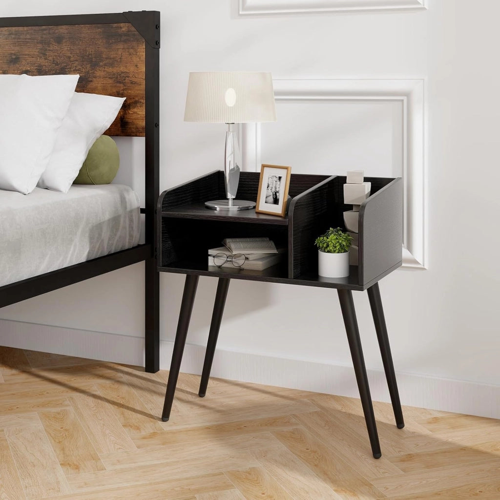 Comodino 50 x 32 x 58cm, Tavolino Moderno con Mensole Aperte, Gambe in Metallo e Poggiapiedi Regolabili, Comò Ideale per Soggiorno e Camera da Letto (Nero,1)
