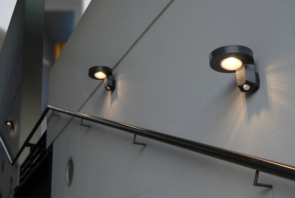 Applique esterna DISO LED 2W sensore solare grigia Lutec
