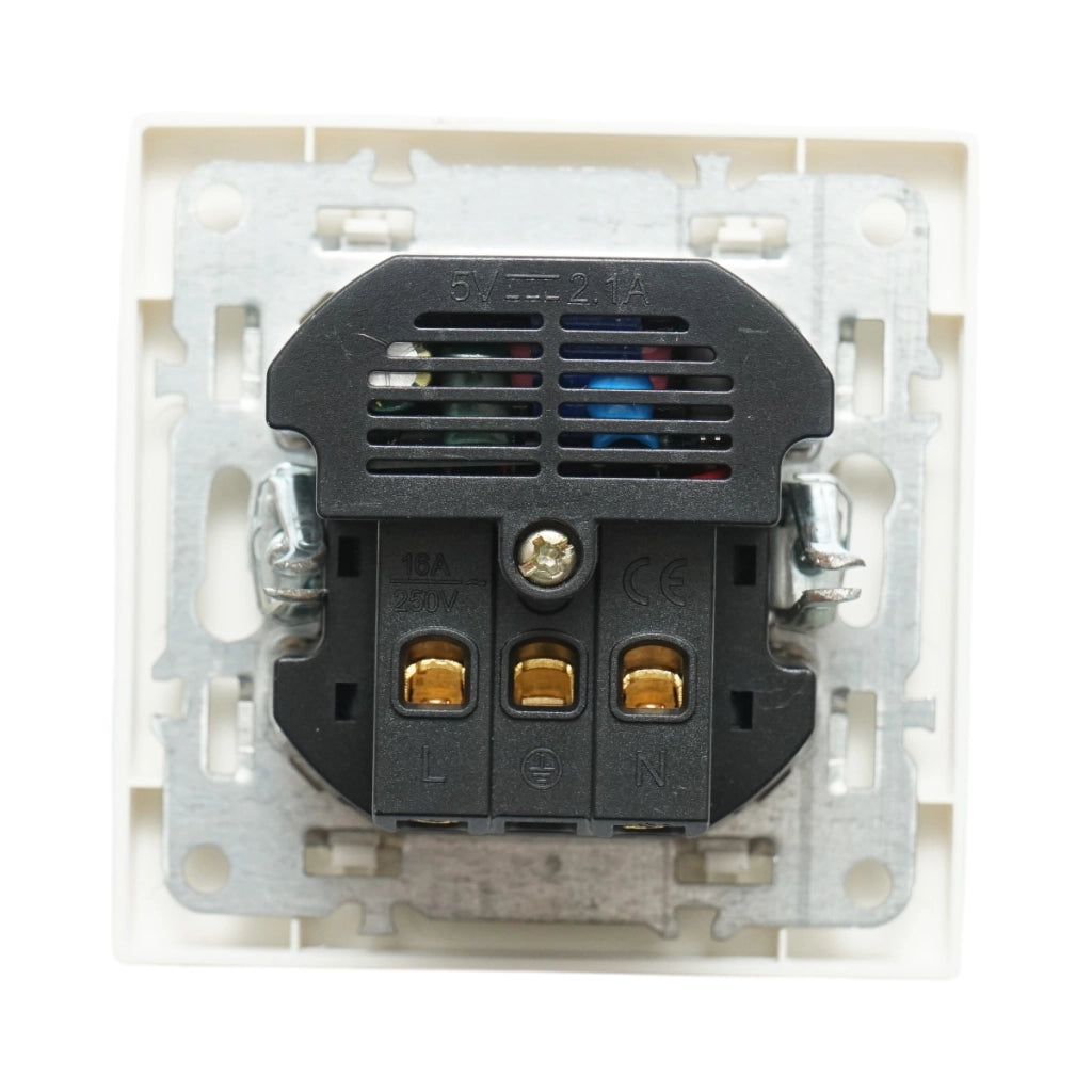 Presa Schuko da incasso bianca 220V, 16A, 2xUSB A+C 5V 2.1A, ABS 80x80mm