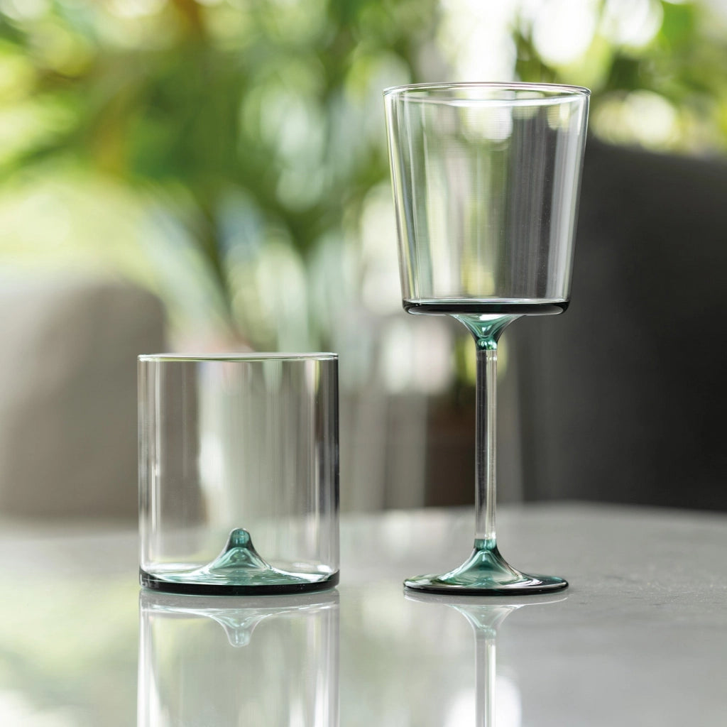 Set di 4 Tumbler Discobolo in Vetro Borosilicato Soffiato a Mano, Capacità 34,5 cl, Design Trasparente con Fondello Verde Lago per Tavole Raffinate