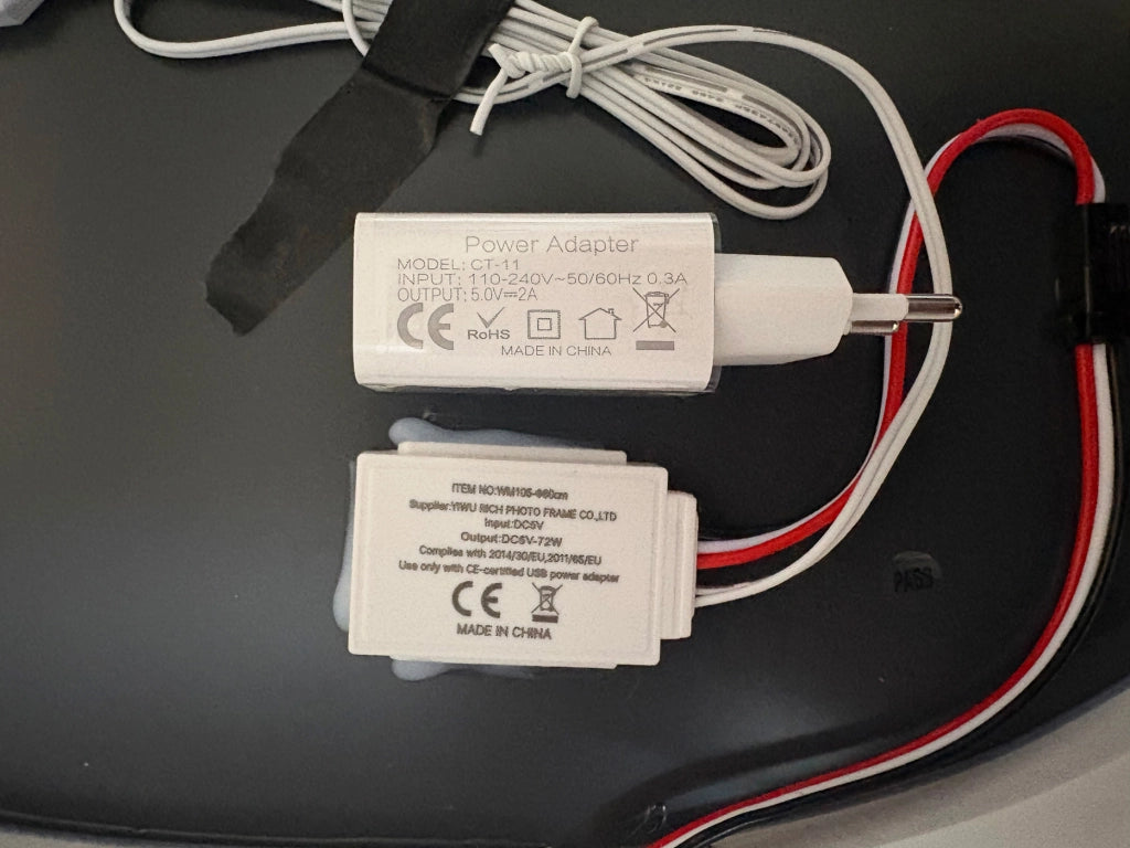 Specchio organico Hispanohogar con LED perimetrale a 2 colori di luce 80