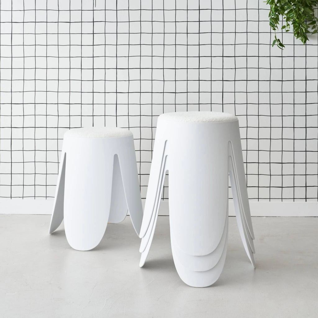 Set 4 sgabelli impilabili in bouclé, bianco