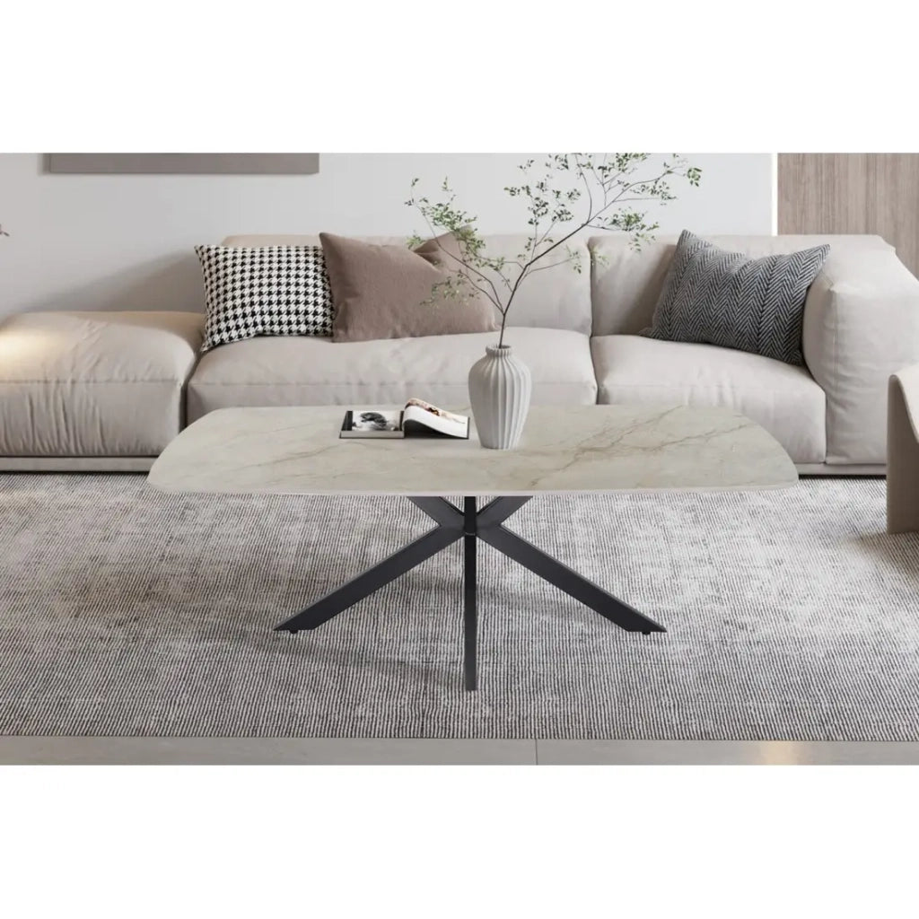 Tavolino basso ARVENA – Tavolino rettangolare 130x70 cm – Marmo beige & metallo – Design di alta gamma e raffinato