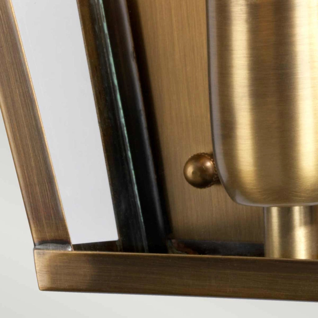 Applique esterna ottone anticato E27 IP44 Elstead St James