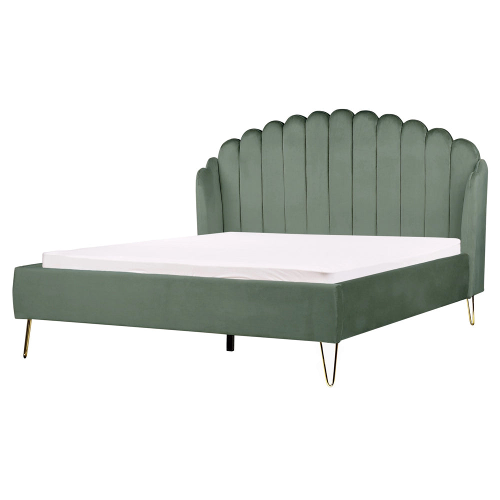 Letto matrimoniale in velluto verde con testiera a conchiglia con gambe in metallo 160 x 200 cm retro capitonné