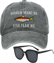 Set di cappello sportivo con occhiali da sole neri