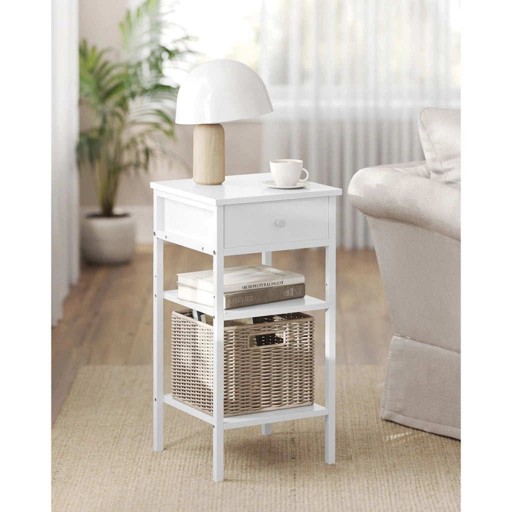Comodino moderno alto con cassetto e ripiani in bianco
