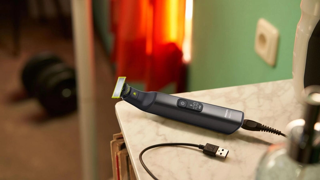 Philips QP6652 OneBlade Pro 360 Regolabarba Face Body uso Bagnato e Secco 20 livelli autonomia 120 min colore Cromo
