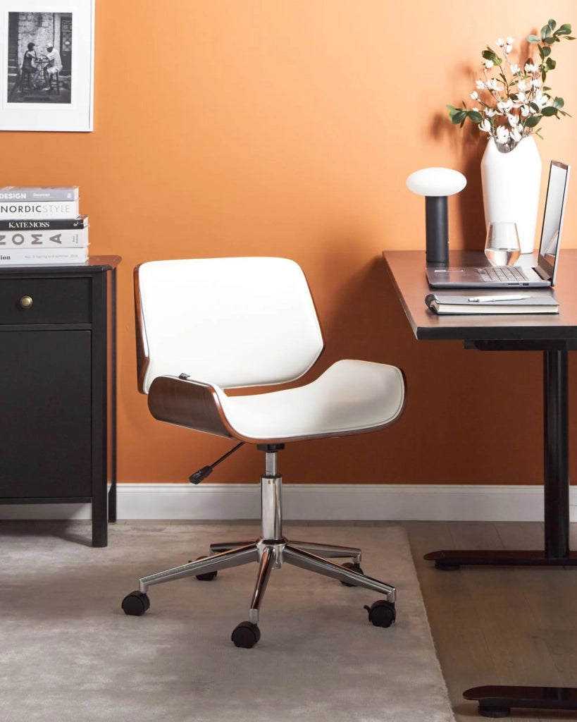 Sedia da ufficio ecopelle bianco e legno scuro arredamento da ufficio elegante