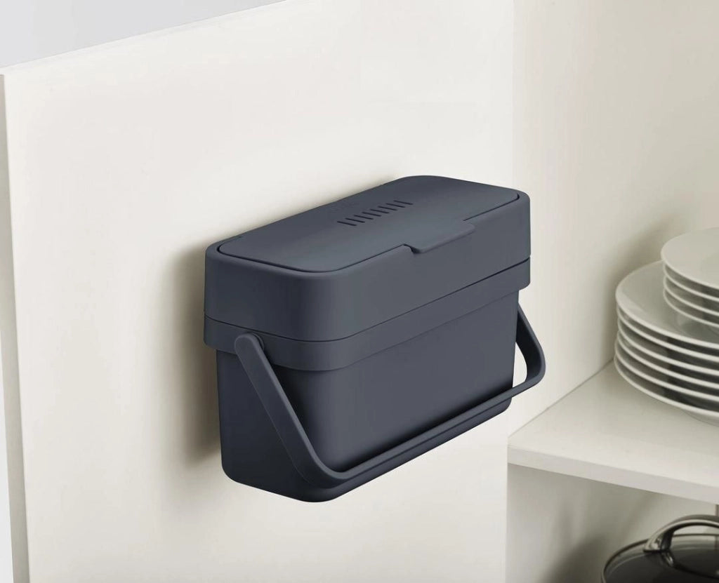 Joseph Joseph 30107 Compo 4 litri Contenitore per Rifiuti Alimentari Design Stretto con Coperchio Ribaltabile e Ventilazione Regolabile colore Grafite