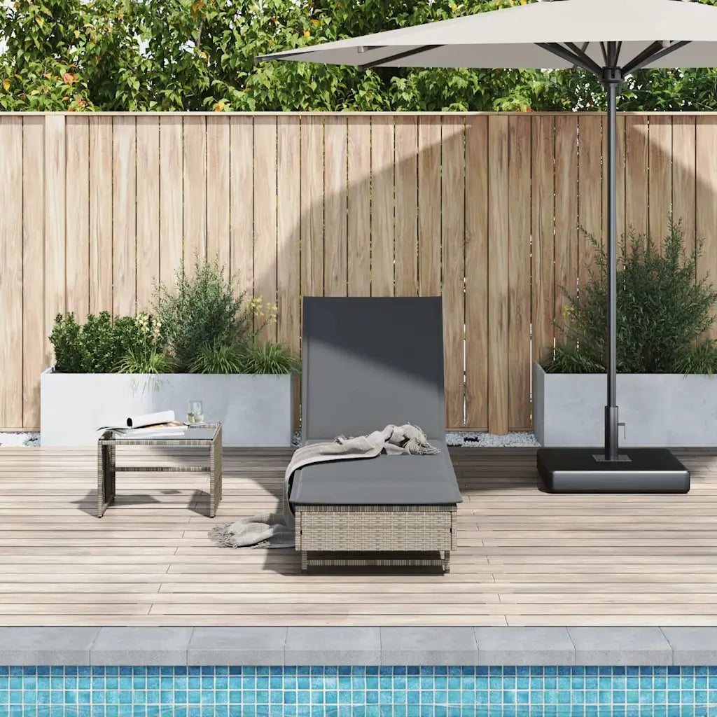 Lettino Prendisole con Ruote e Cuscino in Polyrattan Grigio 4104035