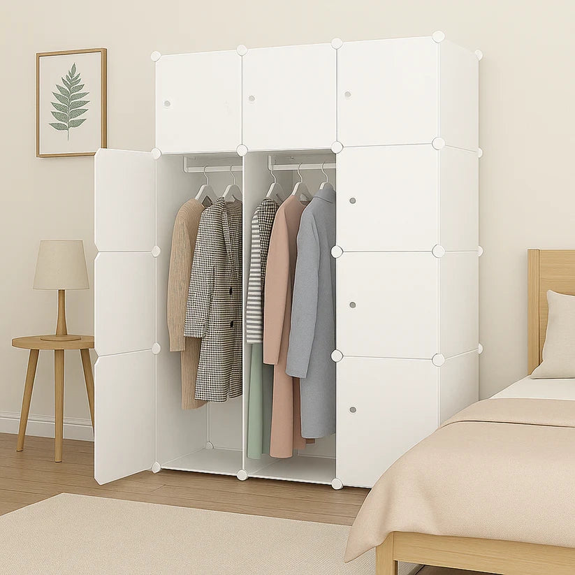 Armadio Bianco 111x47x147 cm Spazioso e Capiente