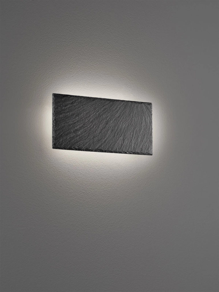 RAVEN APPLIQUE LED  9W  1000lm, 3000K RETTANGOLARE IN AREDESIA NERA LUCE INDIRETTA INTENSITA' REGOLABILE CON INTERRUTTORE L. 25CM