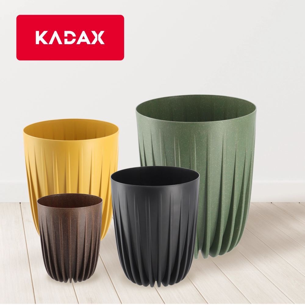 Vaso da fiori KADAX con inserto 14,5x17 cm, rotondo, con coperchio in plastica.